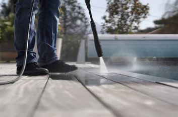 pressure washing 251857692